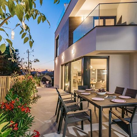 Villa Elena Deluxe Mit Whirlpool Und Beheiztem Pool Am Meer Und Wunderschoenen Blick Auf Die Brijuni Inseln Fažana Εξωτερικό φωτογραφία