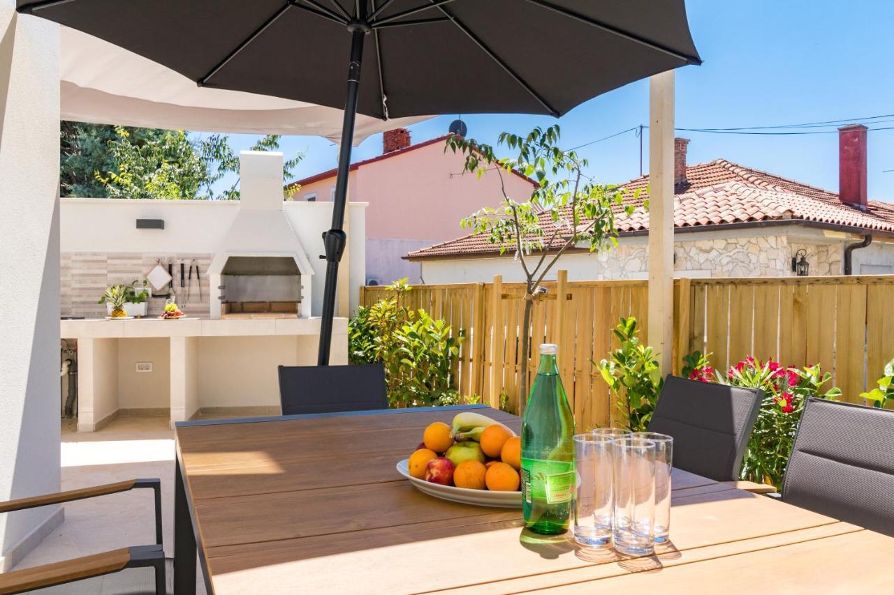 Villa Elena Deluxe Mit Whirlpool Und Beheiztem Pool Am Meer Und Wunderschoenen Blick Auf Die Brijuni Inseln Fažana Εξωτερικό φωτογραφία