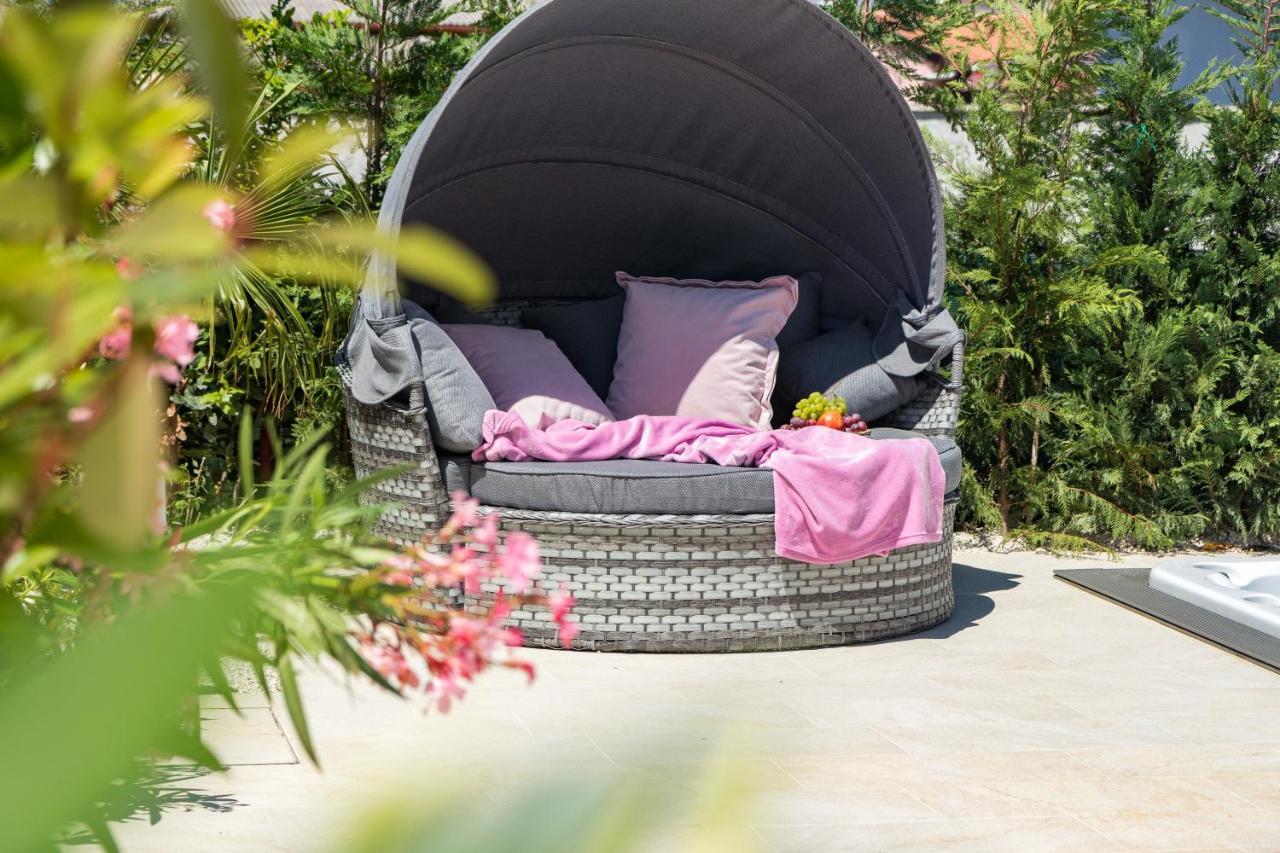 Villa Elena Deluxe Mit Whirlpool Und Beheiztem Pool Am Meer Und Wunderschoenen Blick Auf Die Brijuni Inseln Fažana Εξωτερικό φωτογραφία