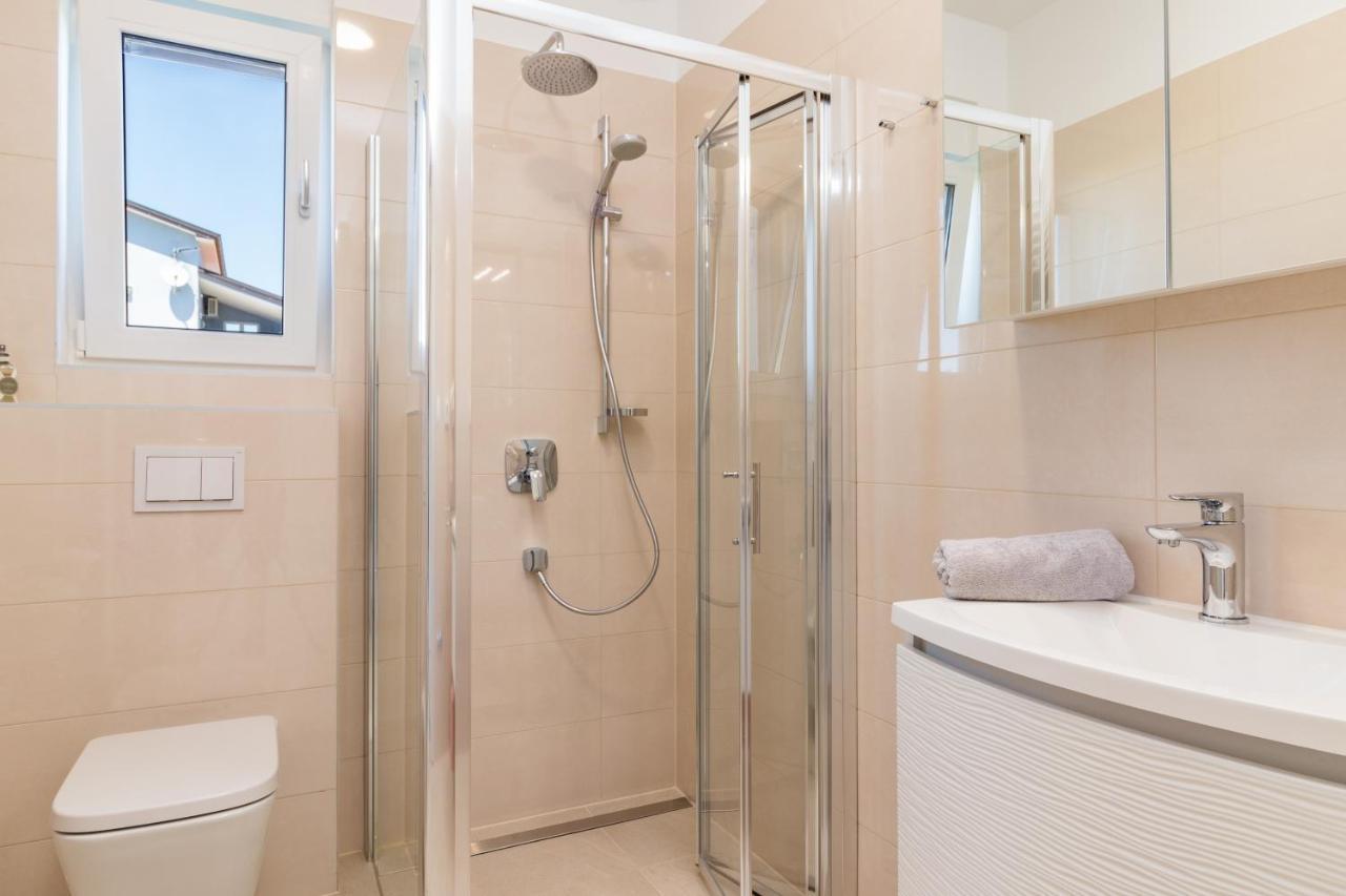 Villa Elena Deluxe Mit Whirlpool Und Beheiztem Pool Am Meer Und Wunderschoenen Blick Auf Die Brijuni Inseln Fažana Εξωτερικό φωτογραφία