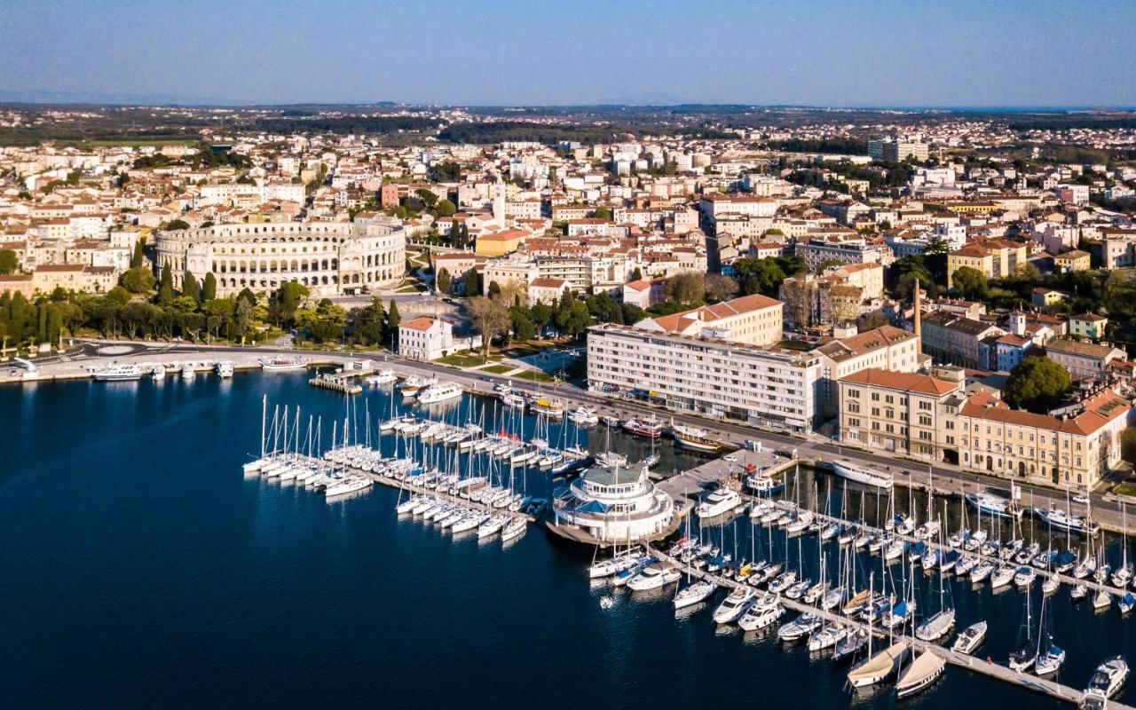 Villa Elena Deluxe Mit Whirlpool Und Beheiztem Pool Am Meer Und Wunderschoenen Blick Auf Die Brijuni Inseln Fažana Εξωτερικό φωτογραφία